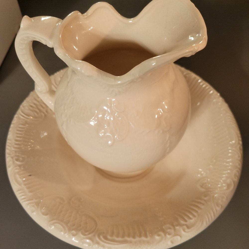 Arners Pottery, Dry Sink, Medium Pitcher and Wash Bowl